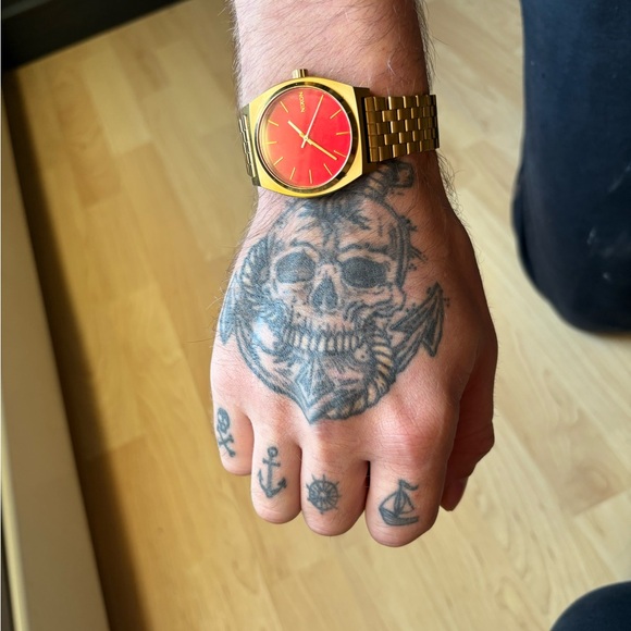 NIXON Men’s Adjustable Watch - Picture 1 of 4